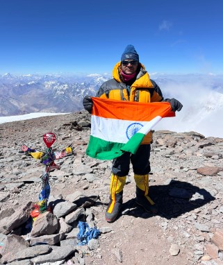 उत्तराखंड पुलिस के जवान राजेन्द्र नाथ ने दक्षिण अमेरिका की सबसे ऊंची चोटी पर लहराया भारतीय ध्वज