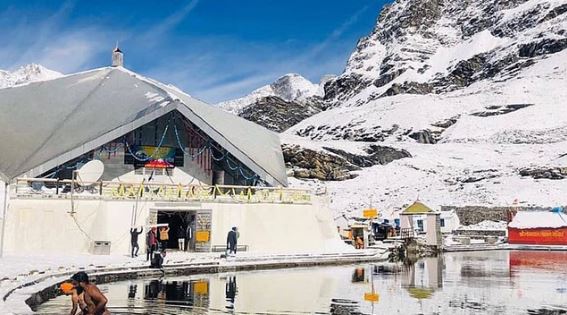 हेमकुंड साहिब यात्रा का शुभारंभ: पंज प्यारों की अगुवाई में श्रद्धालुओं का जत्था रवाना