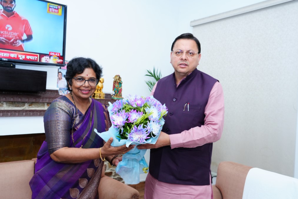 राष्ट्रीय महिला आयोग की अध्यक्ष विजया किशोर रहाटकर ने सीएम धामी से की शिष्टाचार भेंट