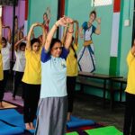 महिला आयोग की अध्यक्ष ने नारी निकेतन में संवासिनियों व बच्चों के साथ किया योग