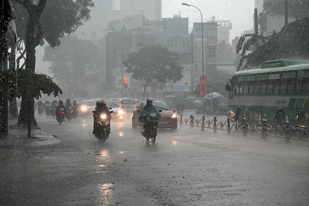 उत्तराखंड में भारी बारिश का कहर: कई जिलों में ऑरेंज और येलो अलर्ट, 39 सड़कें बंद