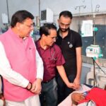 सीएम पुष्कर सिंह धामी ने मनसा देवी हादसे के घायलों से की मुलाकात, दिए बेहतर इलाज के निर्देश