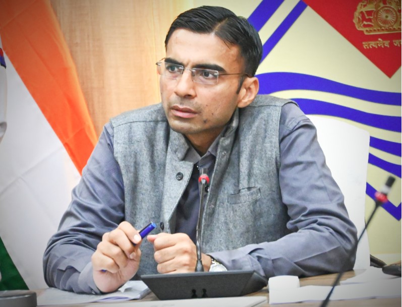 जिलाधिकारी सविन बंसल की जनसुनवाई में त्वरित फैसले बन रहे मिसाल