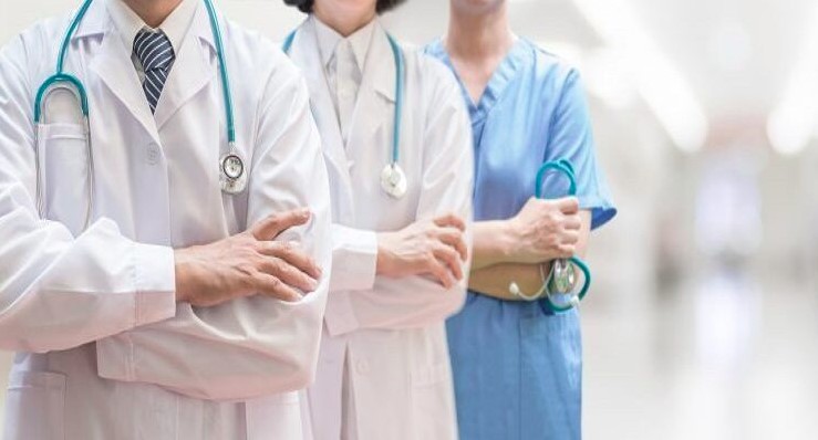 उत्तराखंड सरकार का बड़ा कदम: बिना रजिस्ट्रेशन डॉक्टरों की प्रैक्टिस पर रोक