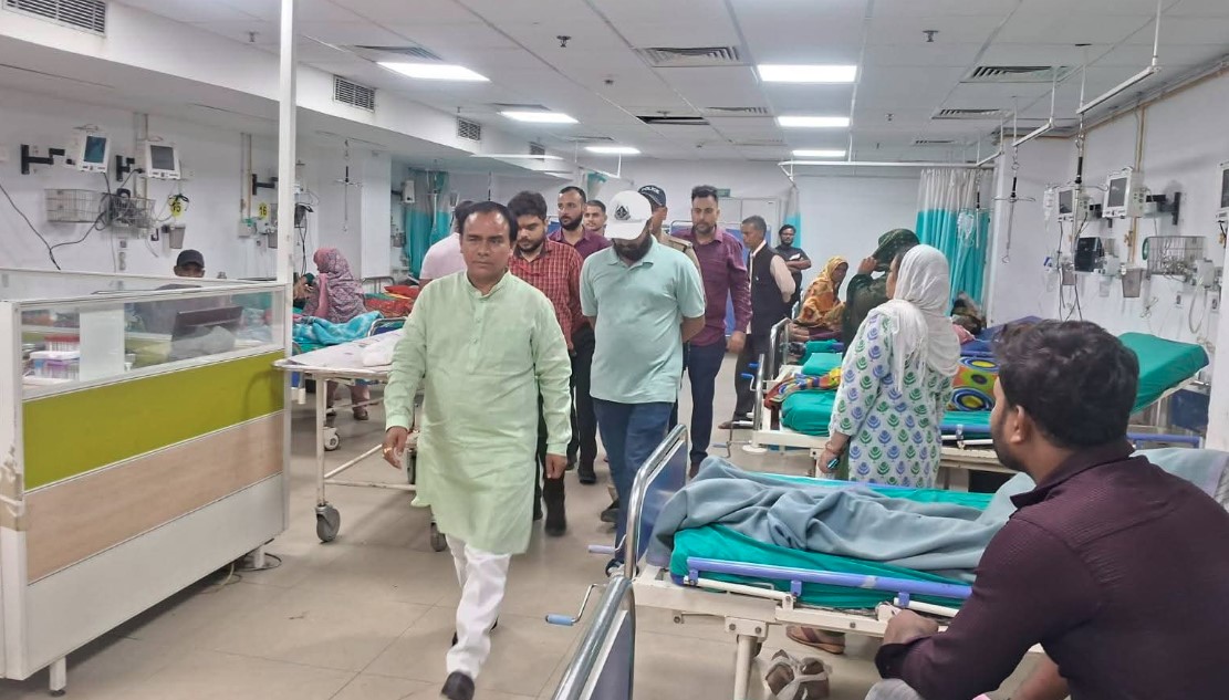 स्वास्थ्य मंत्री डॉ. रावत ने परखी दून और कोरोनेशन अस्पताल की व्यवस्थाएं