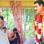 सैनिक कल्याण मंत्री गणेश जोशी ने कारगिल शहीद राजेश गुरुंग को दी श्रद्धांजलि