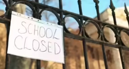 कांवड़ यात्रा पर बढ़ी भीड़, स्कूलों में अवकाश घोषित