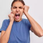 क्या आपको भी आता है बार-बार गुस्सा, तो इन तरीकों से काबू पाया जा सकता है गुस्से पर – जानें कैसे