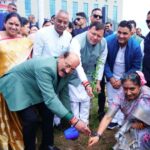 सीएम धामी और स्पीकर ऋतु खंडूडी ने किया पौधारोपण