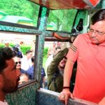 सीएम धामी ने आपदा पीड़ितों से की मुलाकात