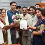 भू-कानून अभियान के सदस्यों ने किया जिलाधिकारी देहरादून को सम्मानित