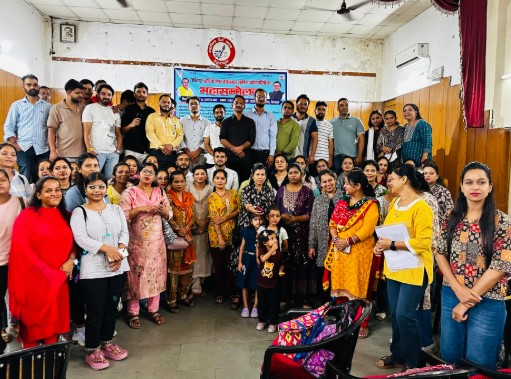 नर्सिंग भर्ती को लेकर उत्तरांचल प्रेस क्लब में आज बेरोजगार नर्सिंग अभ्यर्थियों का जनसैलाब उमड़ पड़ा।