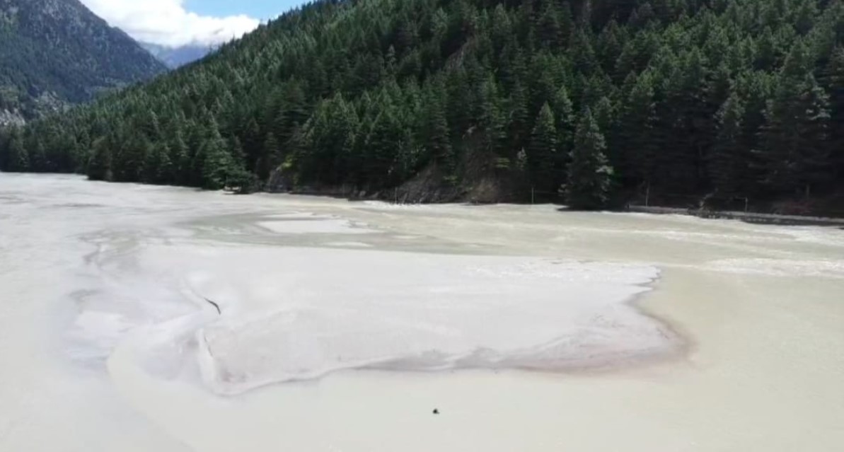 उत्तरकाशी में कुदरत का कहर, लगातार मलबा आने से यमुना नदी में झील का जलस्तर बढ़ा