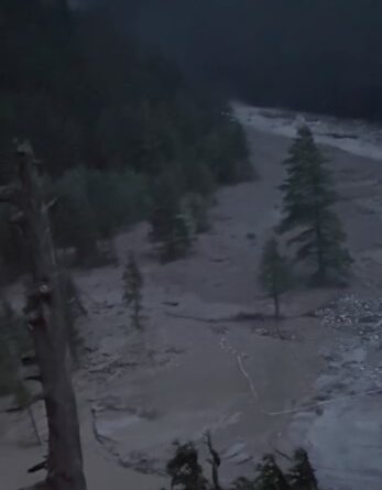 तेलगाड में बोल्डरों की बौछार, भागीरथी का प्रवाह रुका – भय और दहशत में लोग