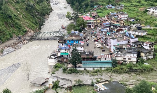 यमुनोत्री क्षेत्र में आपदा का संकट: स्यानचट्टी में यमुना का जलस्तर बढ़ा, हाईवे बंद, ग्रामीण परेशान