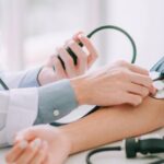 हाई ब्लड प्रेशर को करना चाहते हैं कंट्रोल, तो इन योगासनों का करें अभ्यास, मिलेगा फायदा