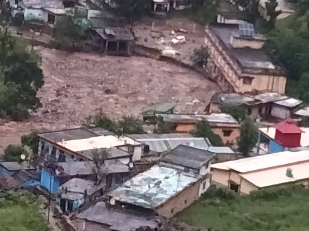 चमोली जिले के नंदानगर में बादल फटने से भारी तबाही, छह मकान ध्वस्त, सात लोग लापता
