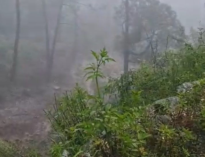 चमोली में बादल फटा, सागवाड़ा में मकान ध्वस्त, बाल-बाल बचे लोग