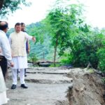 सीएम धामी ने मसूरी रोड और किमाड़ी क्षेत्र का किया स्थलीय निरीक्षण