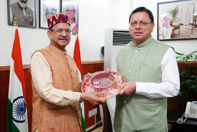 बूढ़ाकेदार क्षेत्र की आपदा पर राज्यमंत्री वीरेंद्र दत्त सेमवाल सक्रिय, मुख्यमंत्री से मुलाकात कर सौंपा पत्र