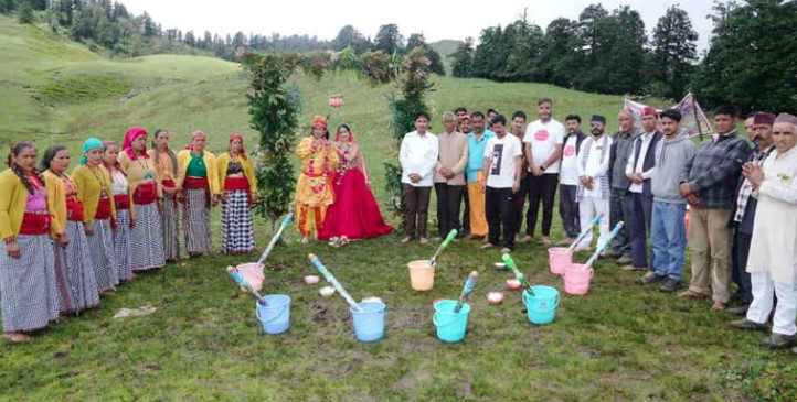 आपदा के बीच परंपरा कायम, दयारा बुग्याल में 20 दिन बाद मनाया गया अंडुड़ी मेला