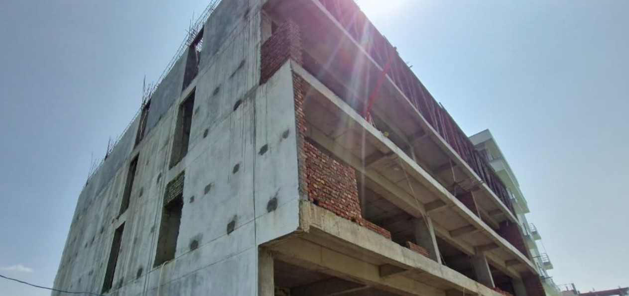 अवैध निर्माण पर एमडीडीए की बड़ी कार्रवाई, ऋषिकेश में बहुमंजिला भवन सील