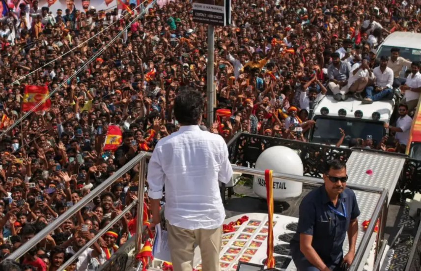 करूर रैली हादसा: 40 मौतों के बाद अभिनेता-राजनेता विजय पर बढ़ा दबाव, उठी CBI जांच की मांग