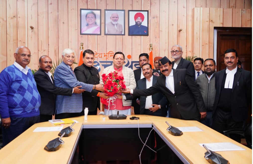 अधिवक्ताओं की मांगों पर सीएम धामी का आश्वासन