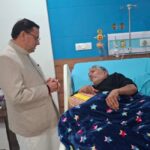 यूकेडी के वरिष्ठ नेता दिवाकर भट्ट से मिलने अस्पताल पहुंचे सीएम धामी, जाना हालचाल