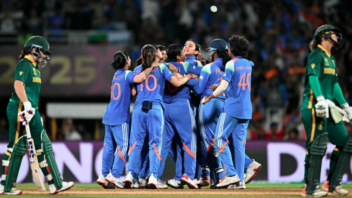 महिला वनडे विश्व कप 2025- भारत ने फाइनल मुकाबले में साउथ अफ्रीका को हराकर खिताब किया अपने नाम