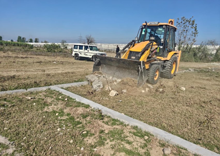 एमडीडीए का बड़ा एक्शन- मसूरी–देहरादून में अवैध प्लाटिंग व निर्माणों पर चला बुलडोज़र, कई ढांचे सील