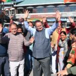 बिहार विधानसभा चुनाव में भाजपा की ऐतिहासिक जीत पर कैबिनेट मंत्री गणेश जोशी ने मसूरी में मनाया जीत का जश्न