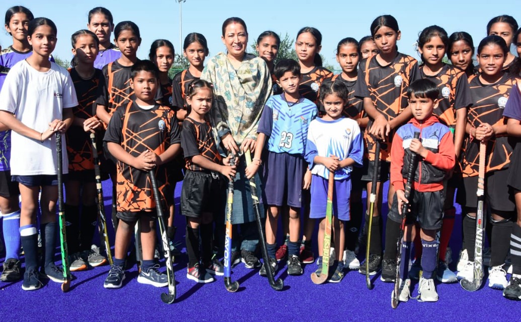 हॉकी का पुराना गौरव लौटाने का संकल्प लें खिलाड़ी- रेखा आर्या