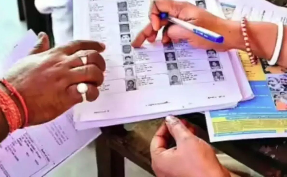 चुनाव आयोग की अपील- नया वोट बनवाना हो या पता बदलना, एसआईआर से पहले निपटाएँ सारे काम