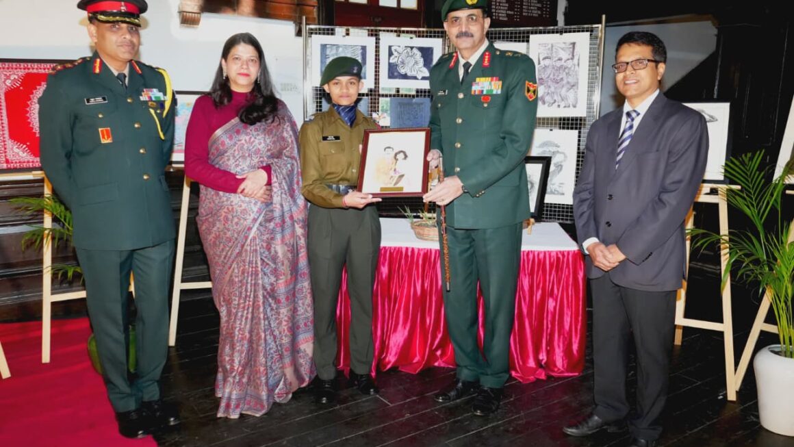 आर्मी ट्रेनिंग कमांड के जीओसी-इन-सी लेफ्टिनेंट जनरल देवेंद्र शर्मा का आरआईएमसी दौरा