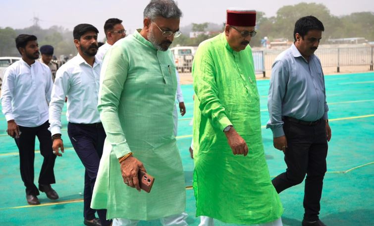 कैबिनेट मंत्री सतपाल महाराज ने ऋषिकुल ग्राउंड स्थित पंजीकरण केंद्र का किया निरीक्षण