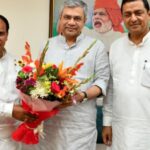 केन्द्रीय रेल मंत्री से मिले कैबिनेट मंत्री डाॅ. धन सिंह और सांसद अनिल बलूनी