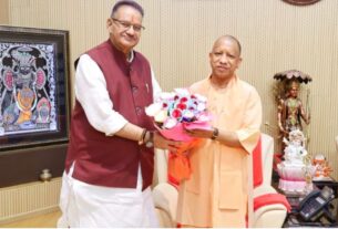 कृषि मंत्री गणेश जोशी ने उत्तर प्रदेश के मुख्यमंत्री योगी आदित्यनाथ से की शिष्टाचार भेंट