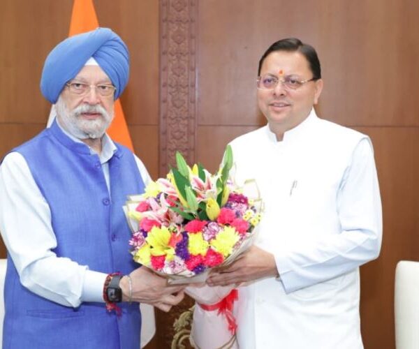 मुख्यमंत्री धामी ने केंद्रीय पेट्रोलियम एवं प्राकृतिक गैस मंत्री हरदीप सिंह पुरी से की मुलाकात