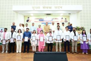 मुख्यमंत्री धामी ने 307 नव नियुक्त अभ्यर्थियों को सौंपे नियुक्ति पत्र