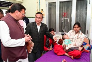 मुख्यमंत्री धामी ने जिला चिकित्सालय पिथौरागढ़ का किया औचक निरीक्षण