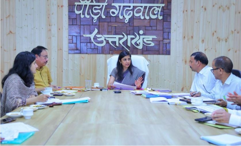 SIR एवं जनगणना कार्यों को लेकर जिलाधिकारी ने समयबद्ध और पारदर्शी क्रियान्वयन के दिए निर्देश